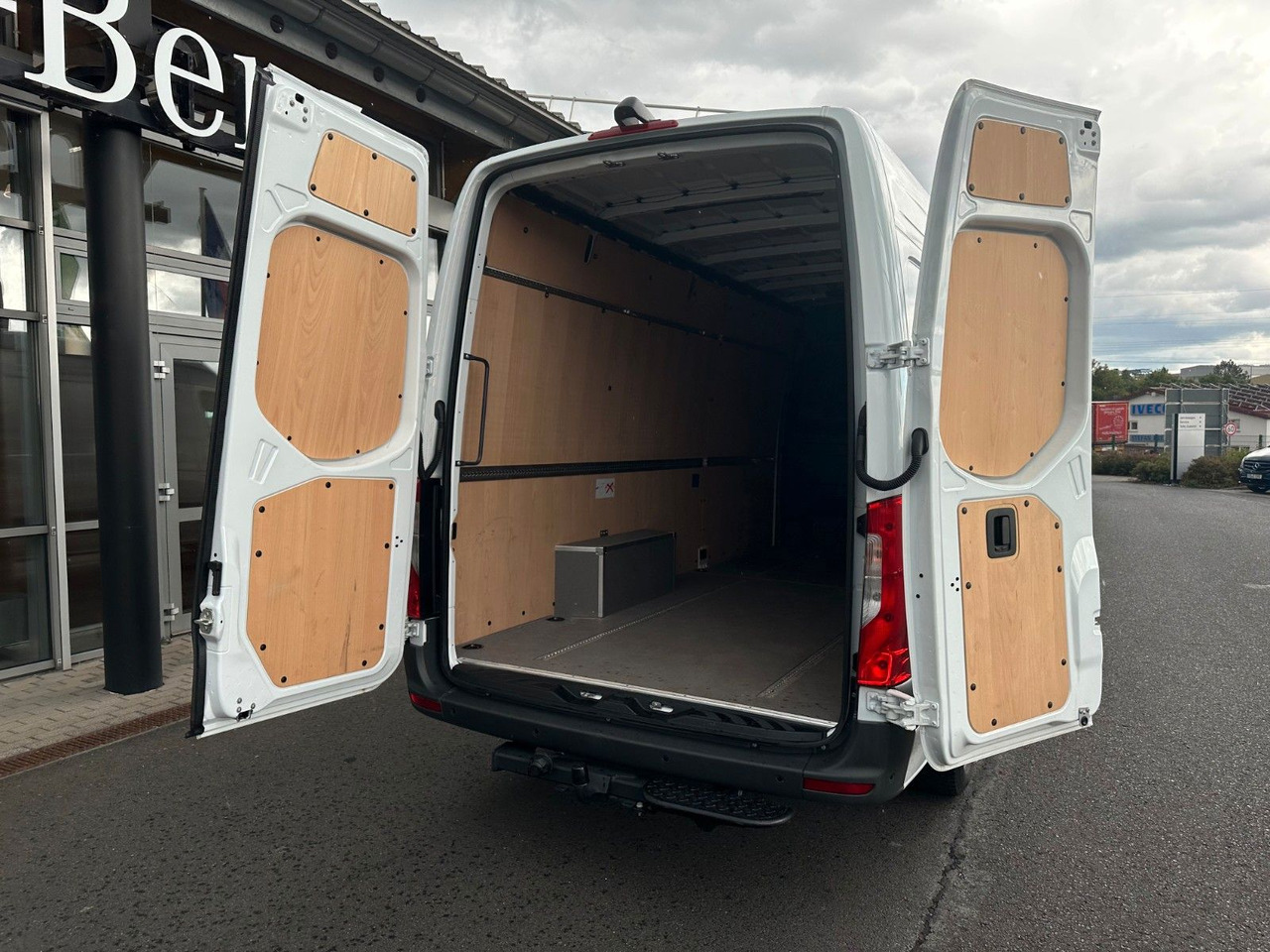 Mercedes-Benz Sprinter 317 CDI 9G 4325 Klima Kamera SHZ AHK - Kaubik: pilt 5 Mercedes-Benz Sprinter 317 CDI 9G 4325 Klima Kamera SHZ AHK - Kaubik: pilt 5