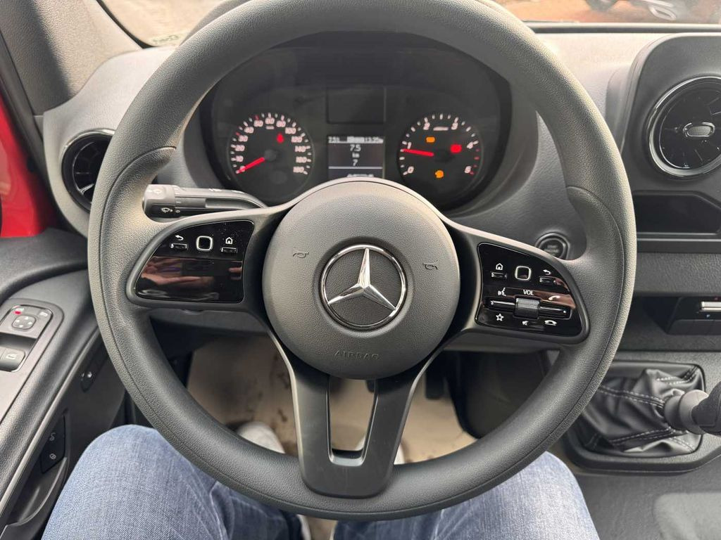 Kabiinišassiiga veoauto Mercedes-Benz Sprinter 517 CDI 4325 Fahrgestell AHK3,5 5.500kg: pilt 13