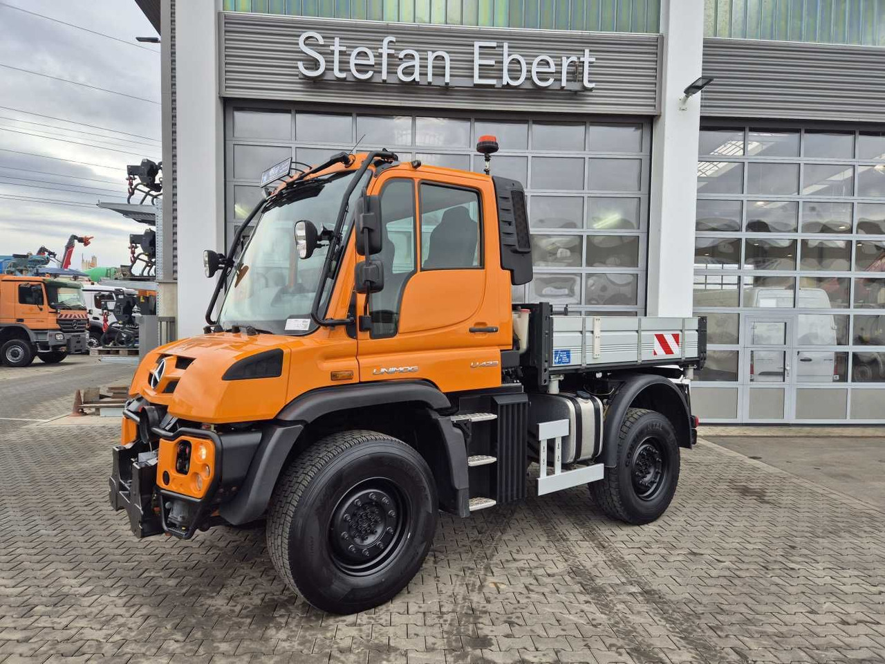 Mercedes-Benz Unimog U423 4x4 Hydrostat Zapfwelle - Kallurauto: pilt 4 Mercedes-Benz Unimog U423 4x4 Hydrostat Zapfwelle - Kallurauto: pilt 4