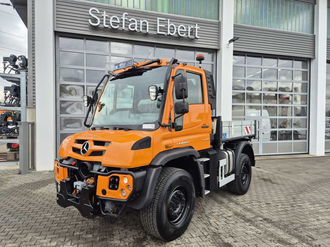 Mercedes-Benz Unimog U423 4x4 Hydrostat Zapfwelle - Kallurauto: pilt 2 Mercedes-Benz Unimog U423 4x4 Hydrostat Zapfwelle - Kallurauto: pilt 2