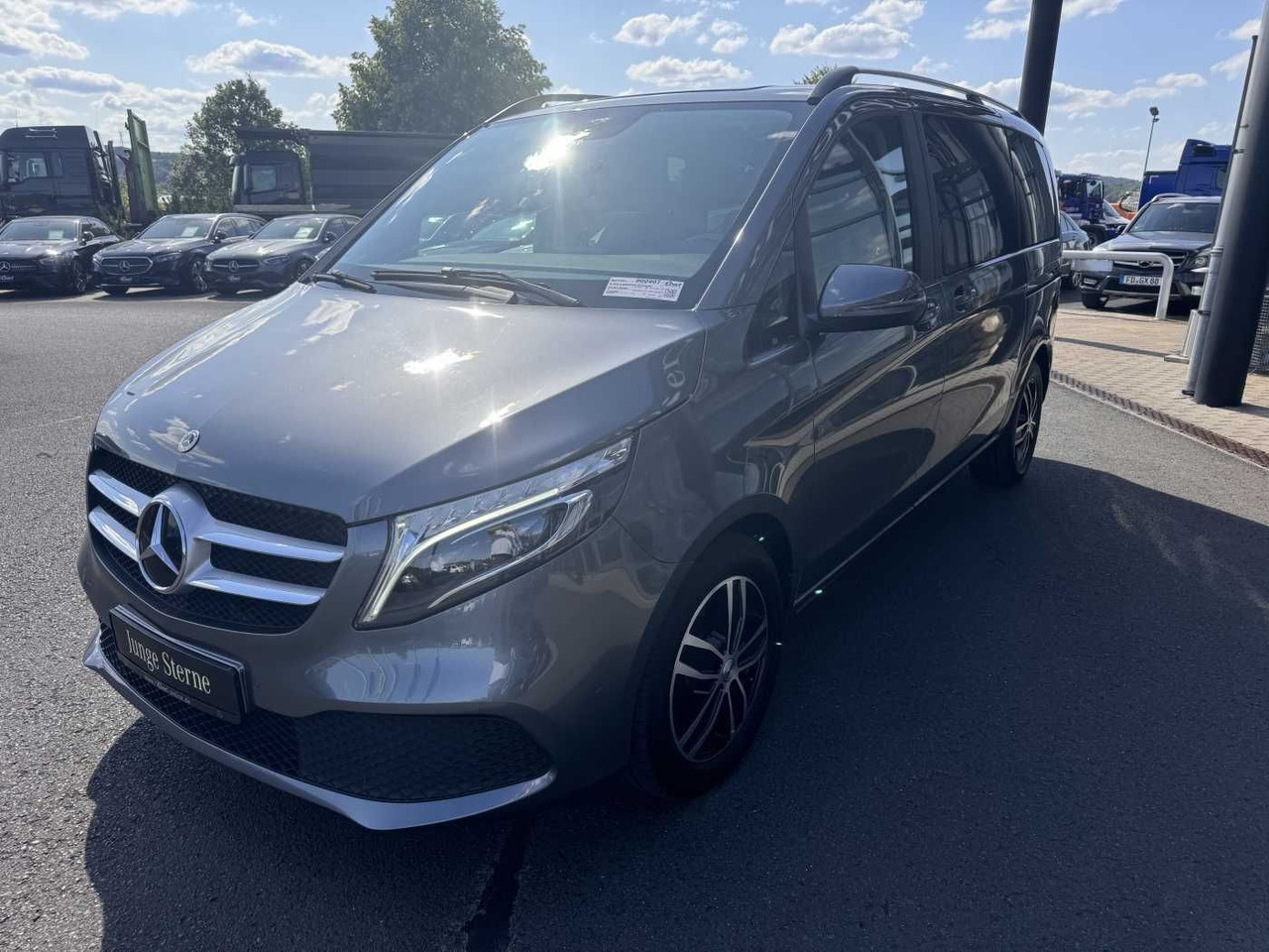 Mercedes-Benz V 220 d EDITION Liege-Paket AHK2,5 LED DAB MBUX - Auto: pilt 3 Mercedes-Benz V 220 d EDITION Liege-Paket AHK2,5 LED DAB MBUX - Auto: pilt 3