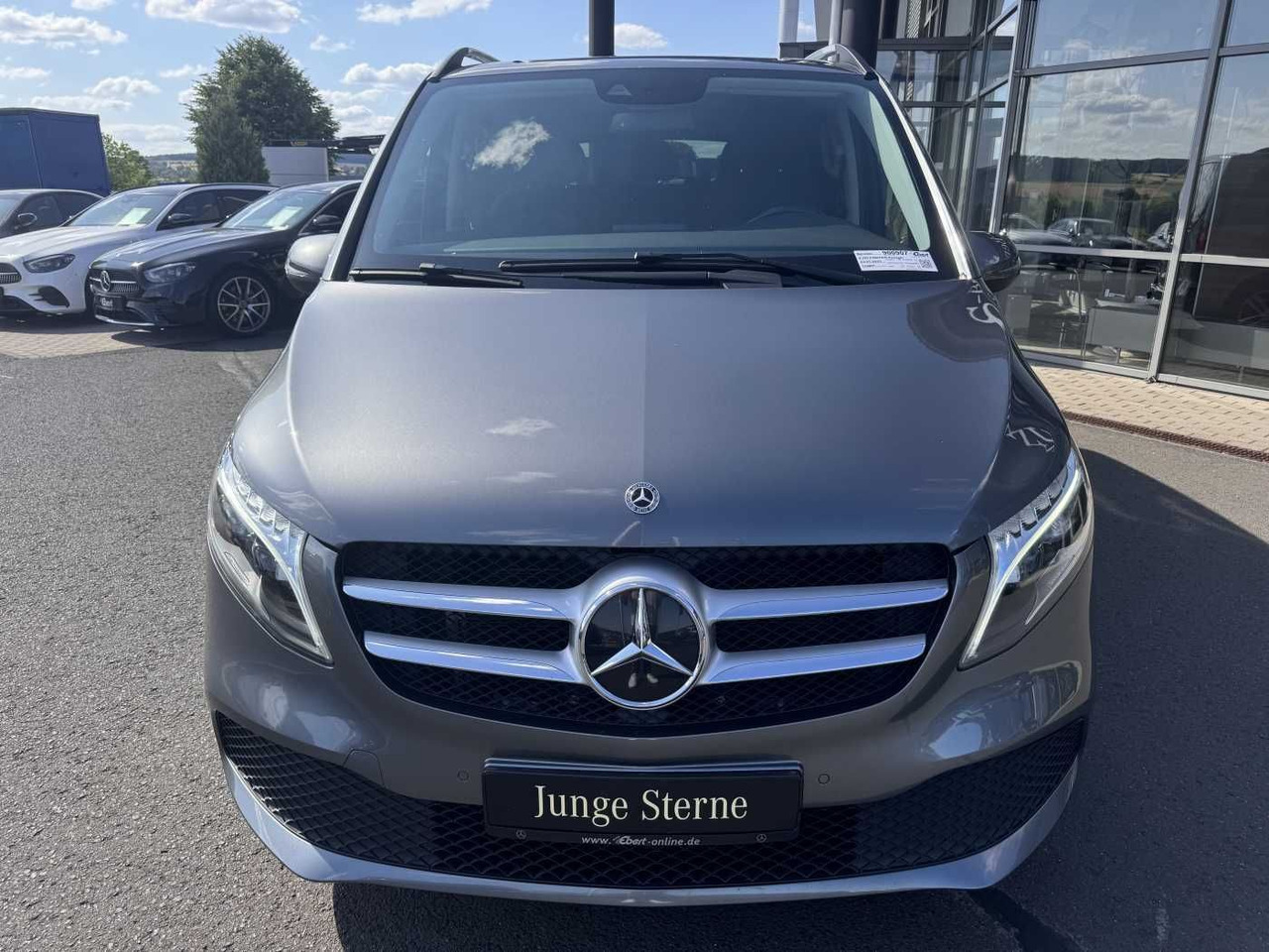 Mercedes-Benz V 220 d EDITION Liege-Paket AHK2,5 LED DAB MBUX - Auto: pilt 2 Mercedes-Benz V 220 d EDITION Liege-Paket AHK2,5 LED DAB MBUX - Auto: pilt 2