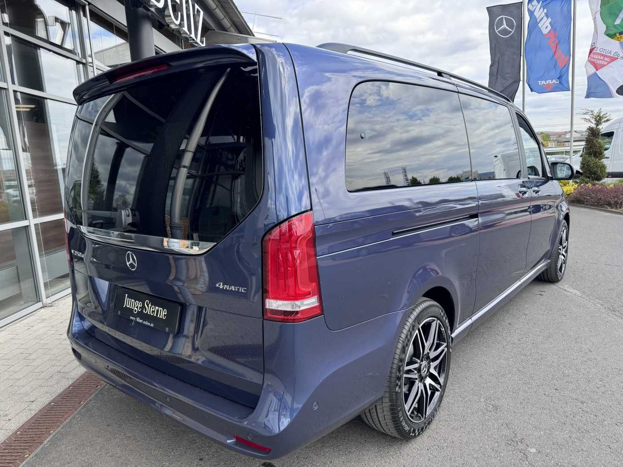 Mercedes-Benz V 250 d EDITION 4MATIC AMG DISTRONIC AHK Tisch - Mikrobuss: pilt 4 Mercedes-Benz V 250 d EDITION 4MATIC AMG DISTRONIC AHK Tisch - Mikrobuss: pilt 4