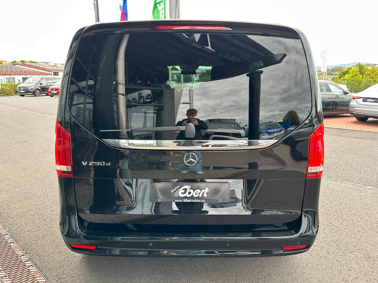 Mercedes-Benz V 250 d EDITION AMG Kompakt ILS elektr Türen - Mikrobuss: pilt 5 Mercedes-Benz V 250 d EDITION AMG Kompakt ILS elektr Türen - Mikrobuss: pilt 5