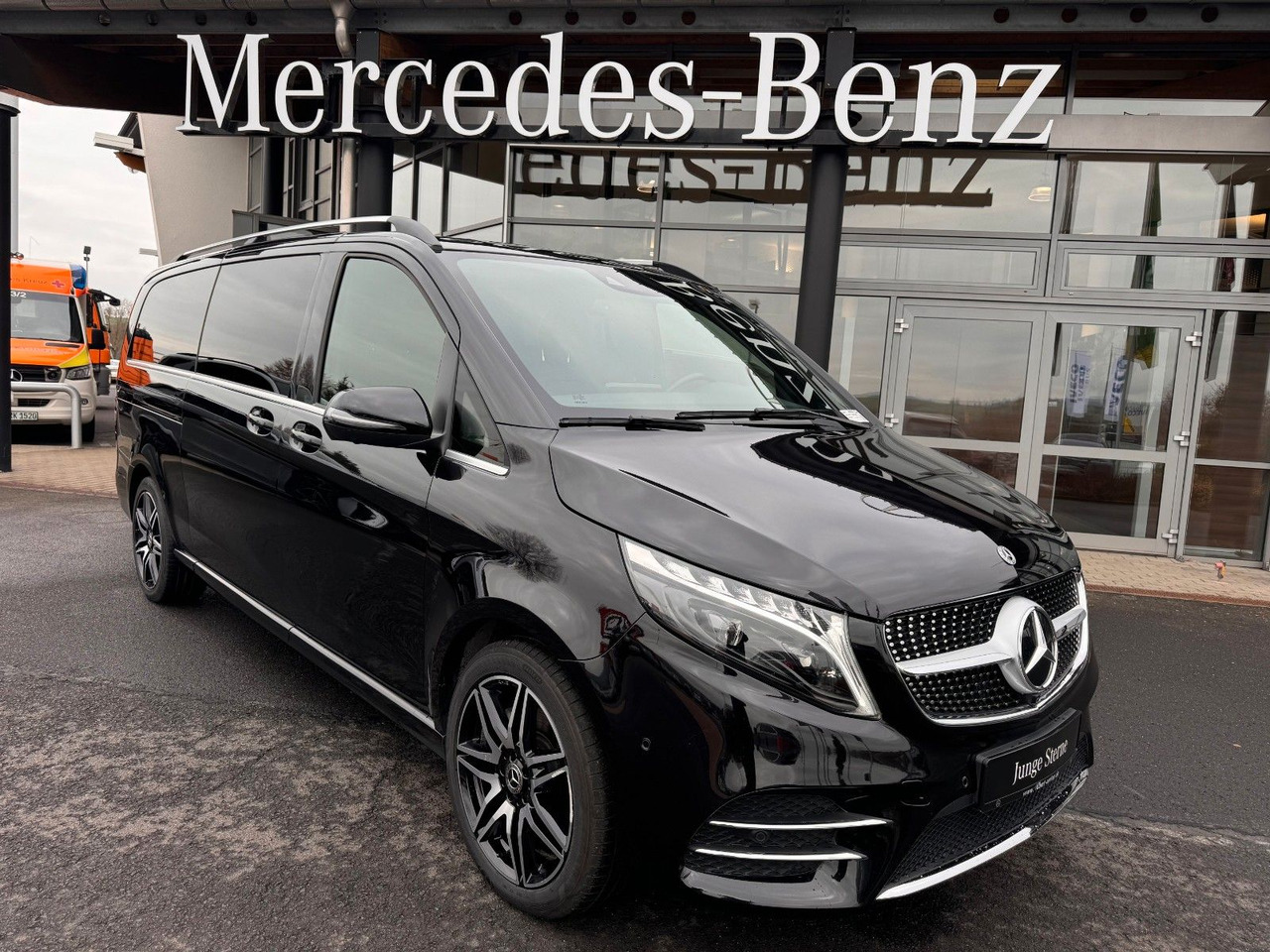 Mercedes-Benz V 300 4MATIC AVA ED AMG Extral AIRMATIC Stdh AHK - Universaal: pilt 1 Mercedes-Benz V 300 4MATIC AVA ED AMG Extral AIRMATIC Stdh AHK - Universaal: pilt 1