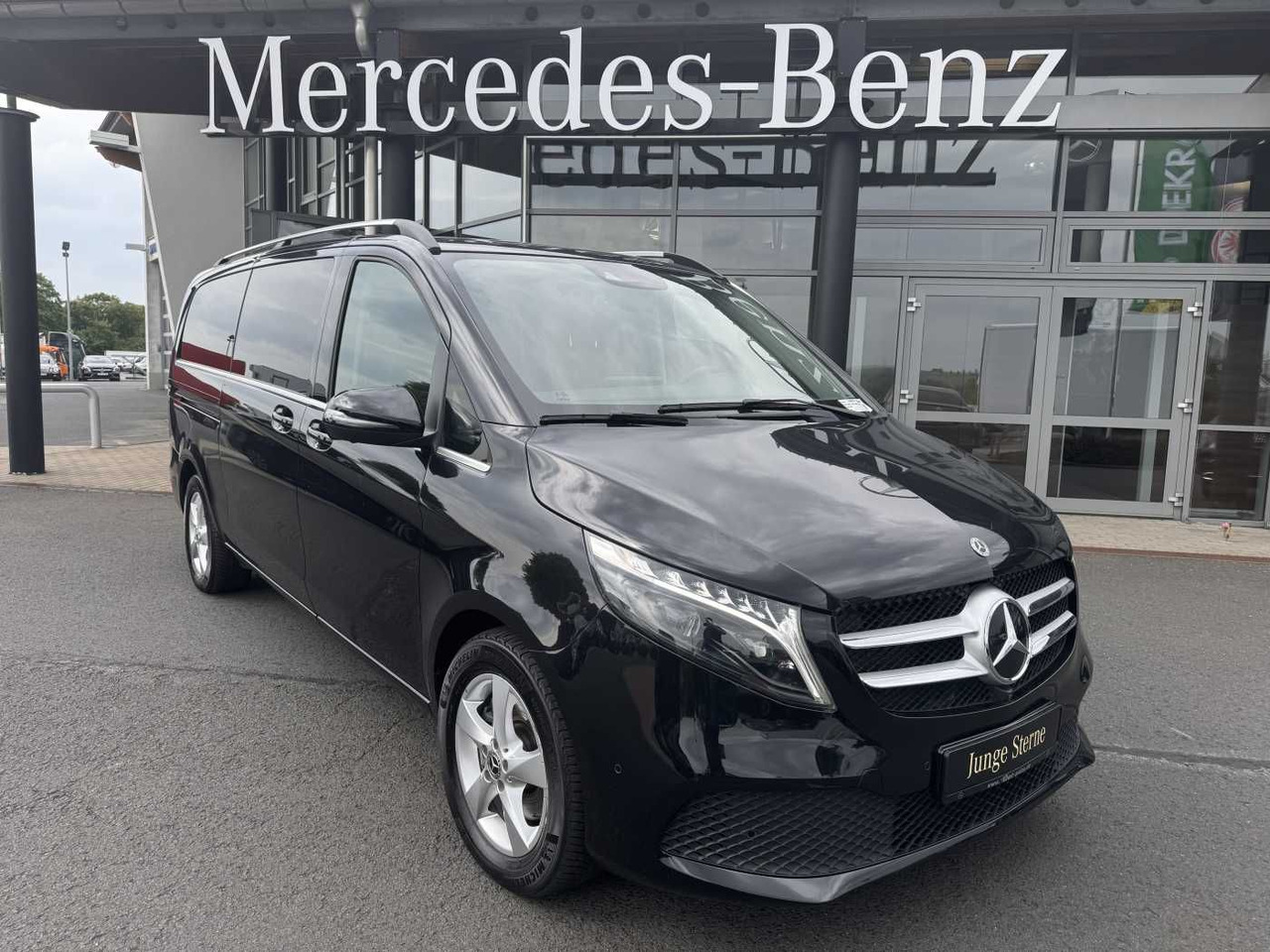 Mercedes-Benz V 300 d 4MATIC AVA 3430 AHK2,5 DISTRONIC 360 - Auto: pilt 1 Mercedes-Benz V 300 d 4MATIC AVA 3430 AHK2,5 DISTRONIC 360 - Auto: pilt 1