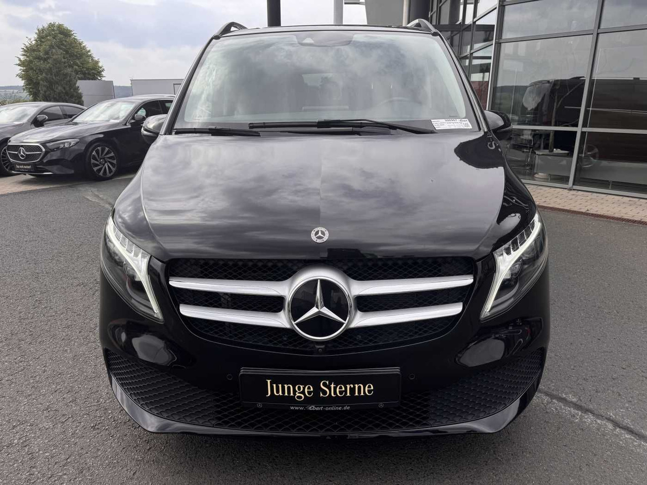 Mercedes-Benz V 300 d 4MATIC AVA 3430 AHK2,5 DISTRONIC 360 - Auto: pilt 2 Mercedes-Benz V 300 d 4MATIC AVA 3430 AHK2,5 DISTRONIC 360 - Auto: pilt 2