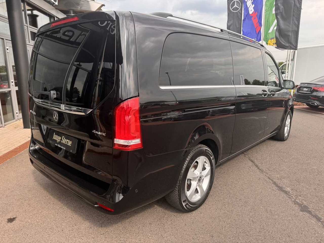 Mercedes-Benz V 300 d 4MATIC AVA 3430 AHK2,5 DISTRONIC 360 - Auto: pilt 4 Mercedes-Benz V 300 d 4MATIC AVA 3430 AHK2,5 DISTRONIC 360 - Auto: pilt 4