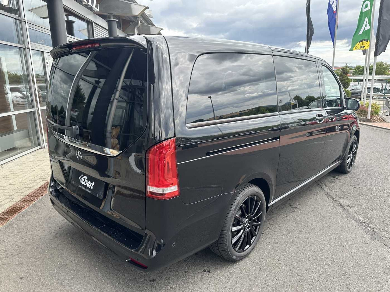 Mercedes-Benz V 300 d 4MATIC EXCLUSIVE AMG Panorama DISTRONIC - Auto: pilt 4 Mercedes-Benz V 300 d 4MATIC EXCLUSIVE AMG Panorama DISTRONIC - Auto: pilt 4