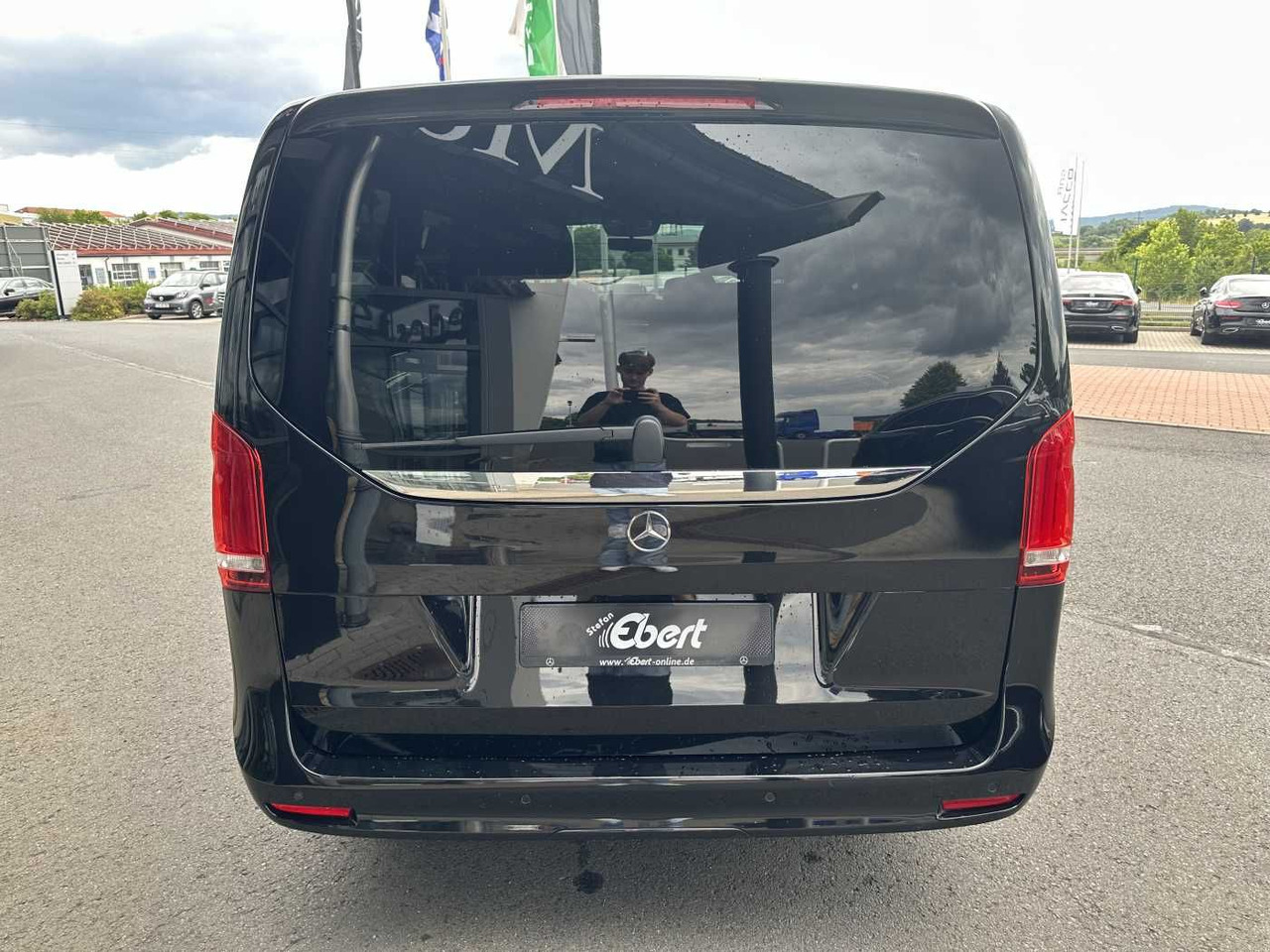 Mercedes-Benz V 300 d 4MATIC EXCLUSIVE AMG Panorama DISTRONIC - Mikrobuss: pilt 5 Mercedes-Benz V 300 d 4MATIC EXCLUSIVE AMG Panorama DISTRONIC - Mikrobuss: pilt 5