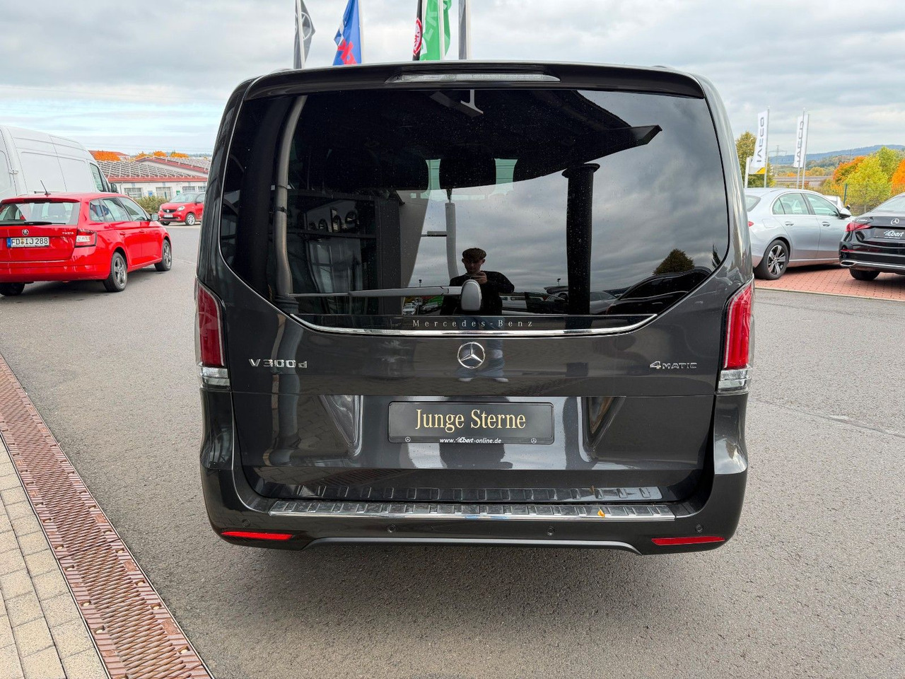 Mercedes-Benz V 300 d 4MATIC EXCLUSIVE AMG Panorama Standheiz - Mikrobuss: pilt 5 Mercedes-Benz V 300 d 4MATIC EXCLUSIVE AMG Panorama Standheiz - Mikrobuss: pilt 5