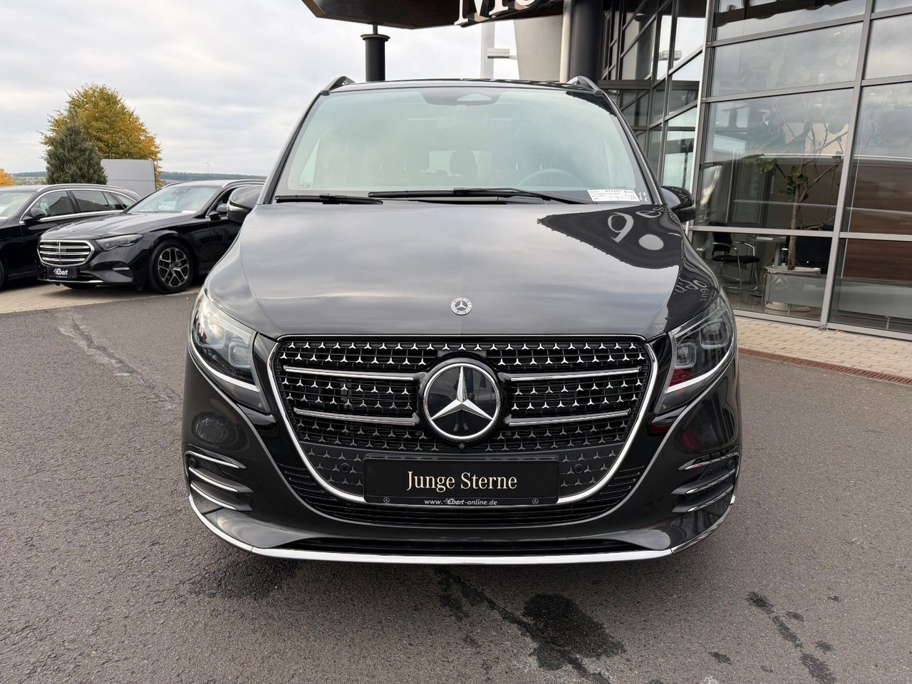 Mercedes-Benz V 300 d 4MATIC EXCLUSIVE AMG Panorama Standheiz - Mikrobuss: pilt 2 Mercedes-Benz V 300 d 4MATIC EXCLUSIVE AMG Panorama Standheiz - Mikrobuss: pilt 2