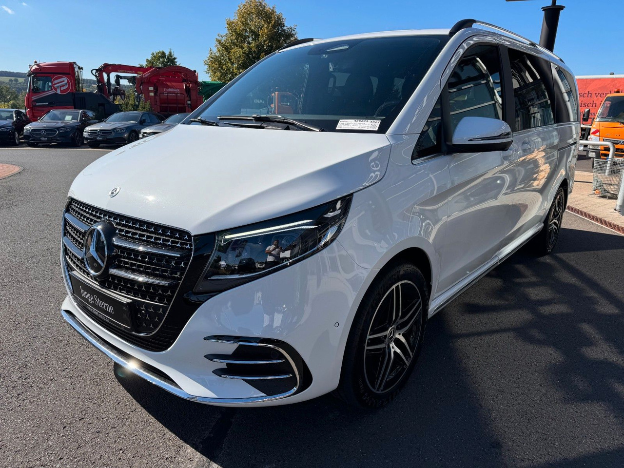 Mercedes-Benz V 300 d 4MATIC EXCLUSIVE AMG Tische AHK2,5to - Mikrobuss: pilt 3 Mercedes-Benz V 300 d 4MATIC EXCLUSIVE AMG Tische AHK2,5to - Mikrobuss: pilt 3