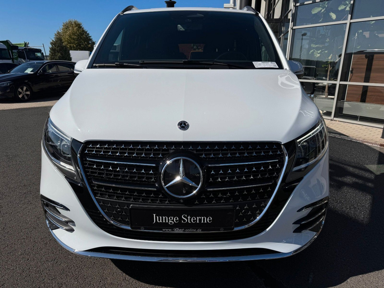 Mercedes-Benz V 300 d 4MATIC EXCLUSIVE AMG Tische AHK2,5to - Universaal: pilt 2 Mercedes-Benz V 300 d 4MATIC EXCLUSIVE AMG Tische AHK2,5to - Universaal: pilt 2