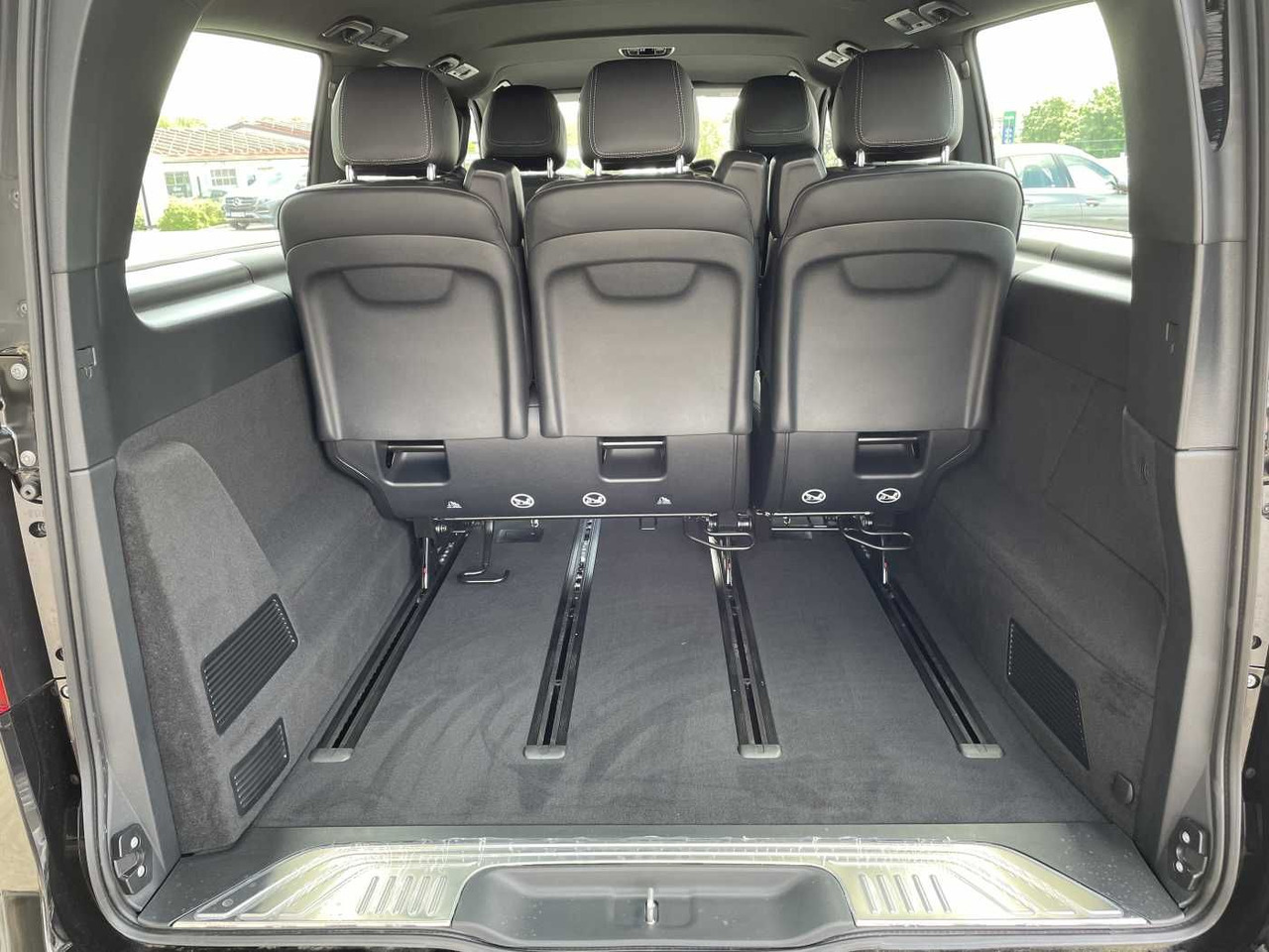 Mercedes-Benz V 300 d AVA 4MATIC AMG Kühlschrank AIRMATIC - Mikrobuss: pilt 5 Mercedes-Benz V 300 d AVA 4MATIC AMG Kühlschrank AIRMATIC - Mikrobuss: pilt 5