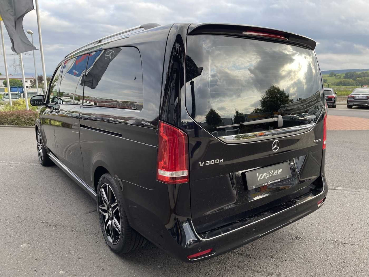 Mercedes-Benz V 300 d AVA 4MATIC AMG Kühlschrank AIRMATIC - Mikrobuss: pilt 3 Mercedes-Benz V 300 d AVA 4MATIC AMG Kühlschrank AIRMATIC - Mikrobuss: pilt 3