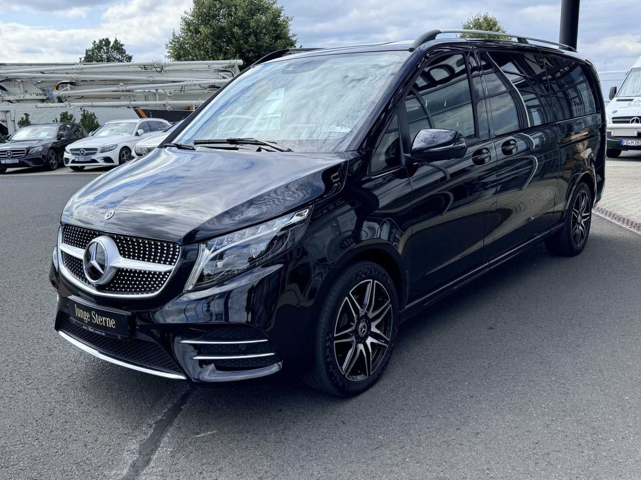Mercedes-Benz V 300 d AVA AMG 4MATIC AIRMATIC Sitzklima el Tür - Mikrobuss: pilt 3 Mercedes-Benz V 300 d AVA AMG 4MATIC AIRMATIC Sitzklima el Tür - Mikrobuss: pilt 3