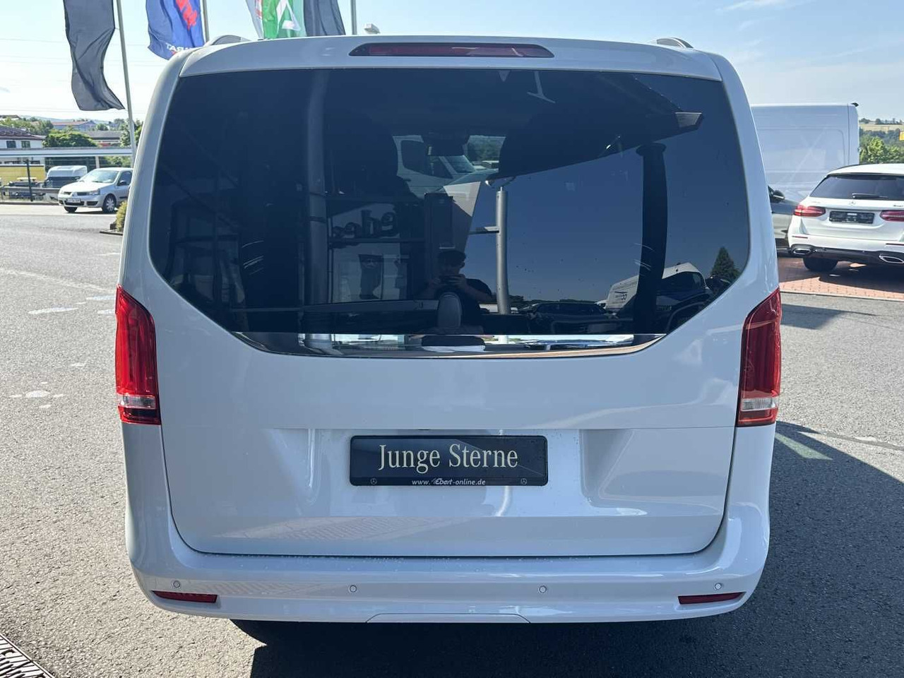 Mercedes-Benz V 300 d AVA ED 6Sitze Burmester 360Kamera el Tür - Auto: pilt 5 Mercedes-Benz V 300 d AVA ED 6Sitze Burmester 360Kamera el Tür - Auto: pilt 5