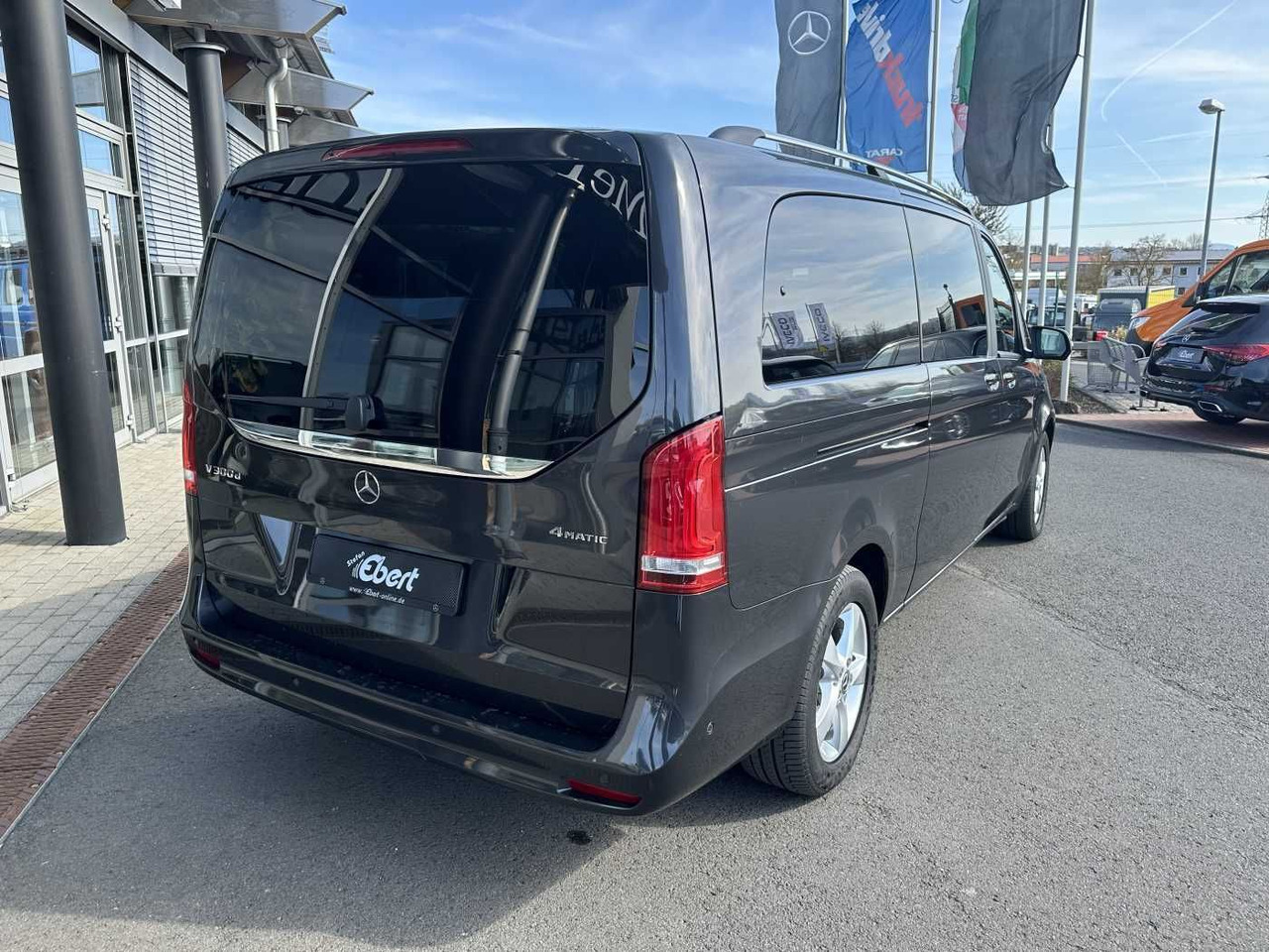 Mercedes-Benz V 300 d EDITION 4MATIC DISTRONIC AHK LED Kamera - Auto: pilt 4 Mercedes-Benz V 300 d EDITION 4MATIC DISTRONIC AHK LED Kamera - Auto: pilt 4
