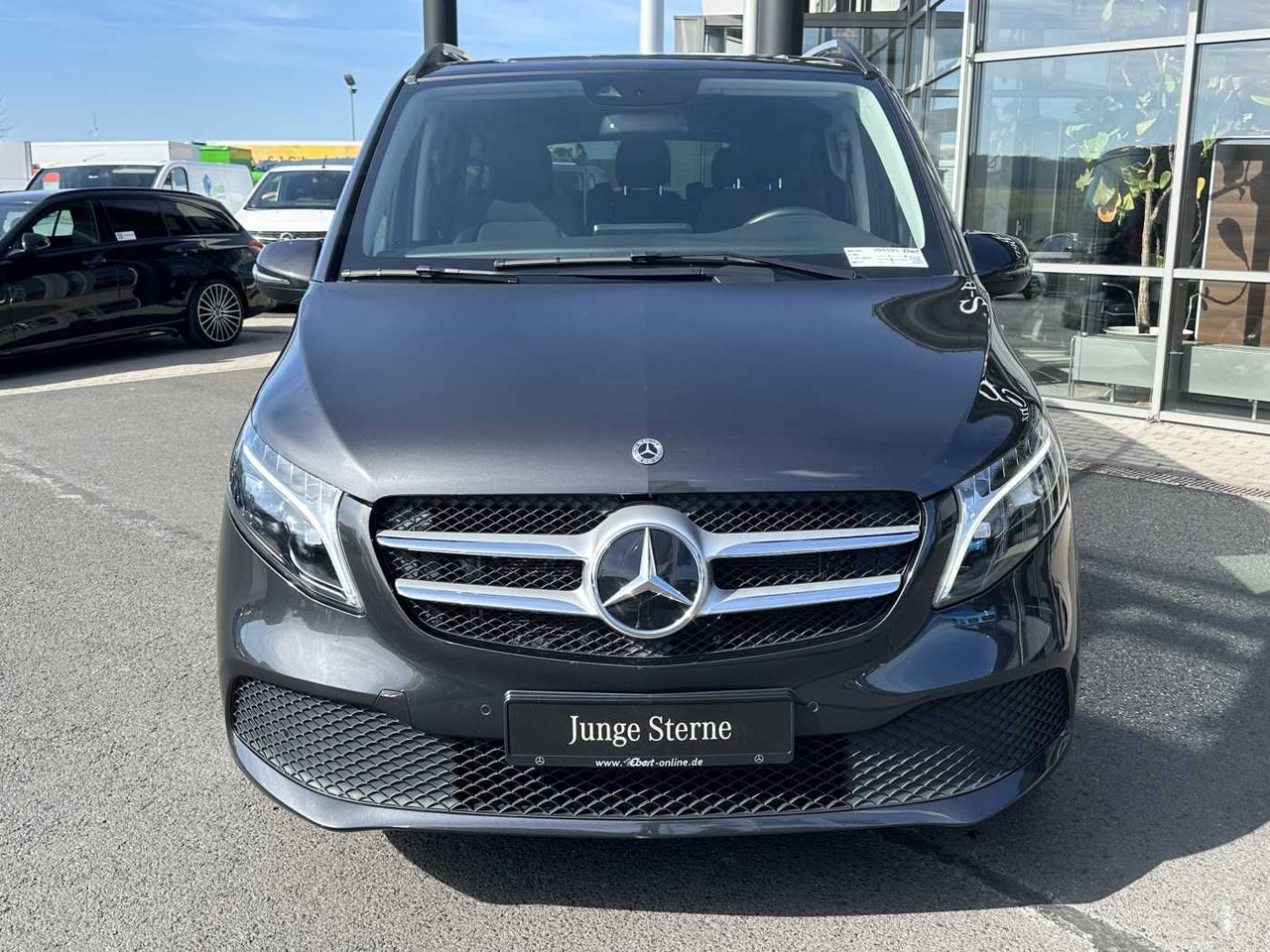 Mercedes-Benz V 300 d EDITION 4MATIC DISTRONIC AHK LED Kamera - Auto: pilt 2 Mercedes-Benz V 300 d EDITION 4MATIC DISTRONIC AHK LED Kamera - Auto: pilt 2