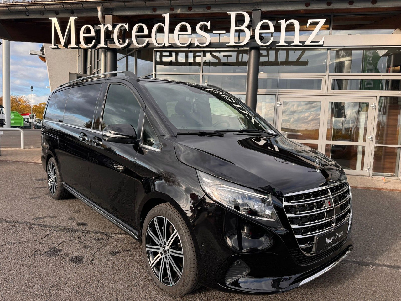 Mercedes-Benz V 300 d EXCLUSIVE AIRMATIC AHK2,5 Standheiz - Mikrobuss: pilt 1 Mercedes-Benz V 300 d EXCLUSIVE AIRMATIC AHK2,5 Standheiz - Mikrobuss: pilt 1