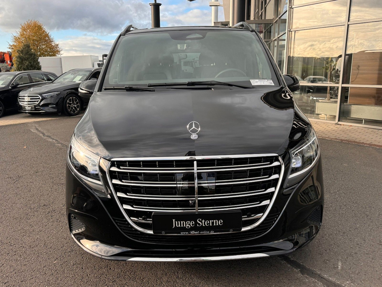 Mercedes-Benz V 300 d EXCLUSIVE AIRMATIC AHK2,5 Standheiz - Mikrobuss: pilt 2 Mercedes-Benz V 300 d EXCLUSIVE AIRMATIC AHK2,5 Standheiz - Mikrobuss: pilt 2