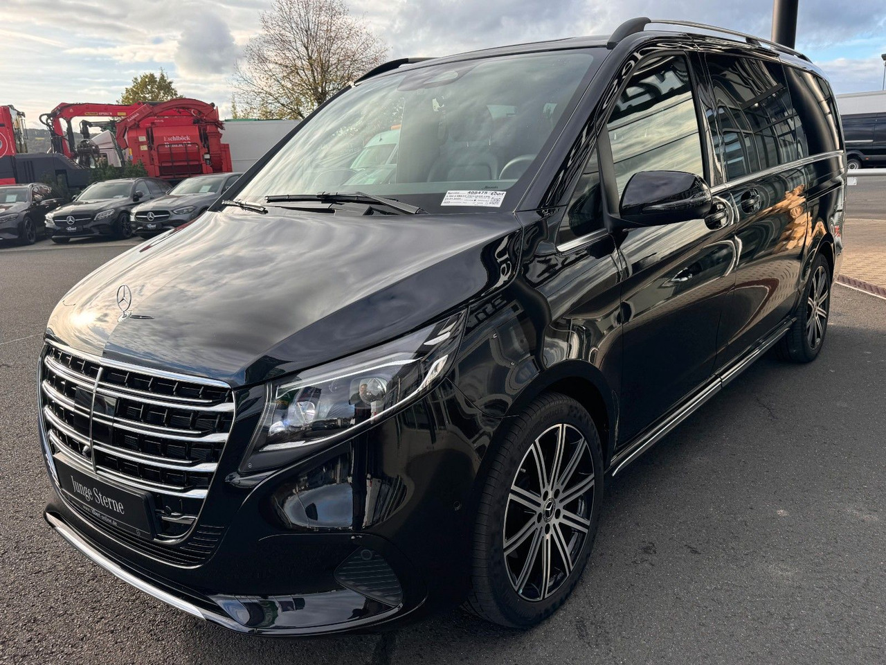 Mercedes-Benz V 300 d EXCLUSIVE AIRMATIC AHK2,5 Standheiz - Mikrobuss: pilt 3 Mercedes-Benz V 300 d EXCLUSIVE AIRMATIC AHK2,5 Standheiz - Mikrobuss: pilt 3