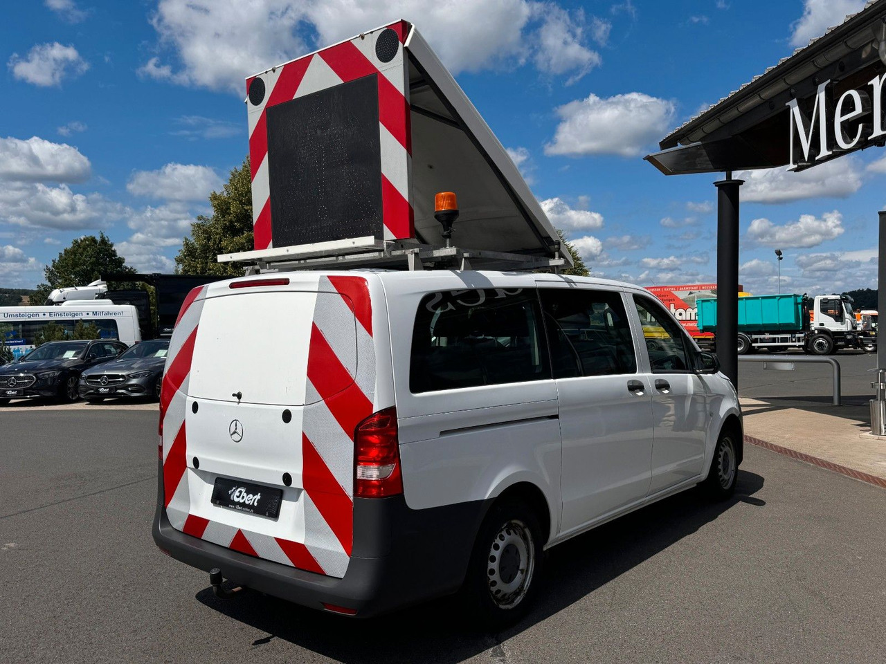 Mercedes-Benz Vito 111 CDI Tourer Begleitfahrzeug BF3+ / WVZ - Kaubik: pilt 5 Mercedes-Benz Vito 111 CDI Tourer Begleitfahrzeug BF3+ / WVZ - Kaubik: pilt 5