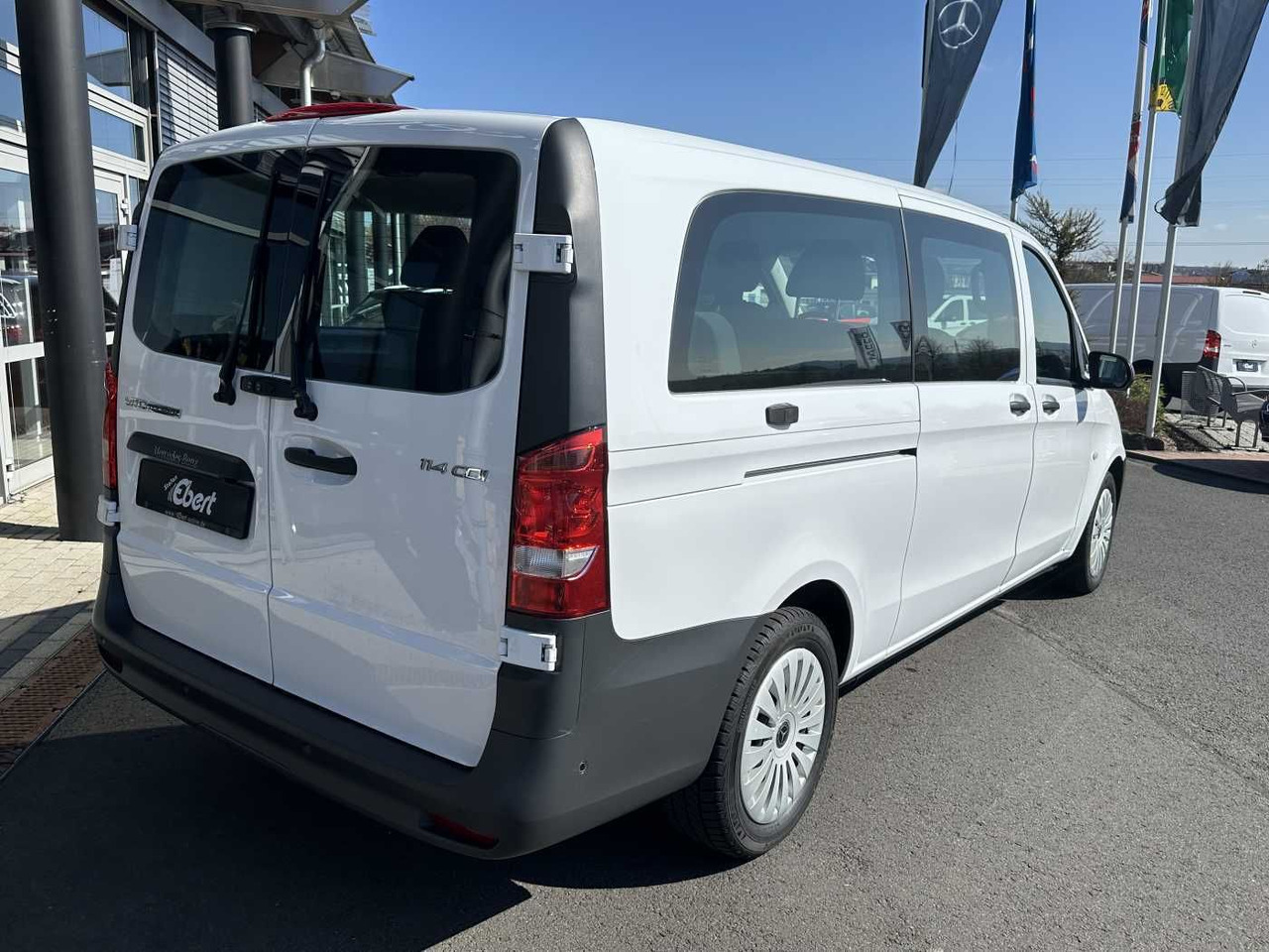 Mercedes-Benz Vito 114 CDI Tourer 8Sitze Klima Audio40 Kamera - Auto: pilt 4 Mercedes-Benz Vito 114 CDI Tourer 8Sitze Klima Audio40 Kamera - Auto: pilt 4