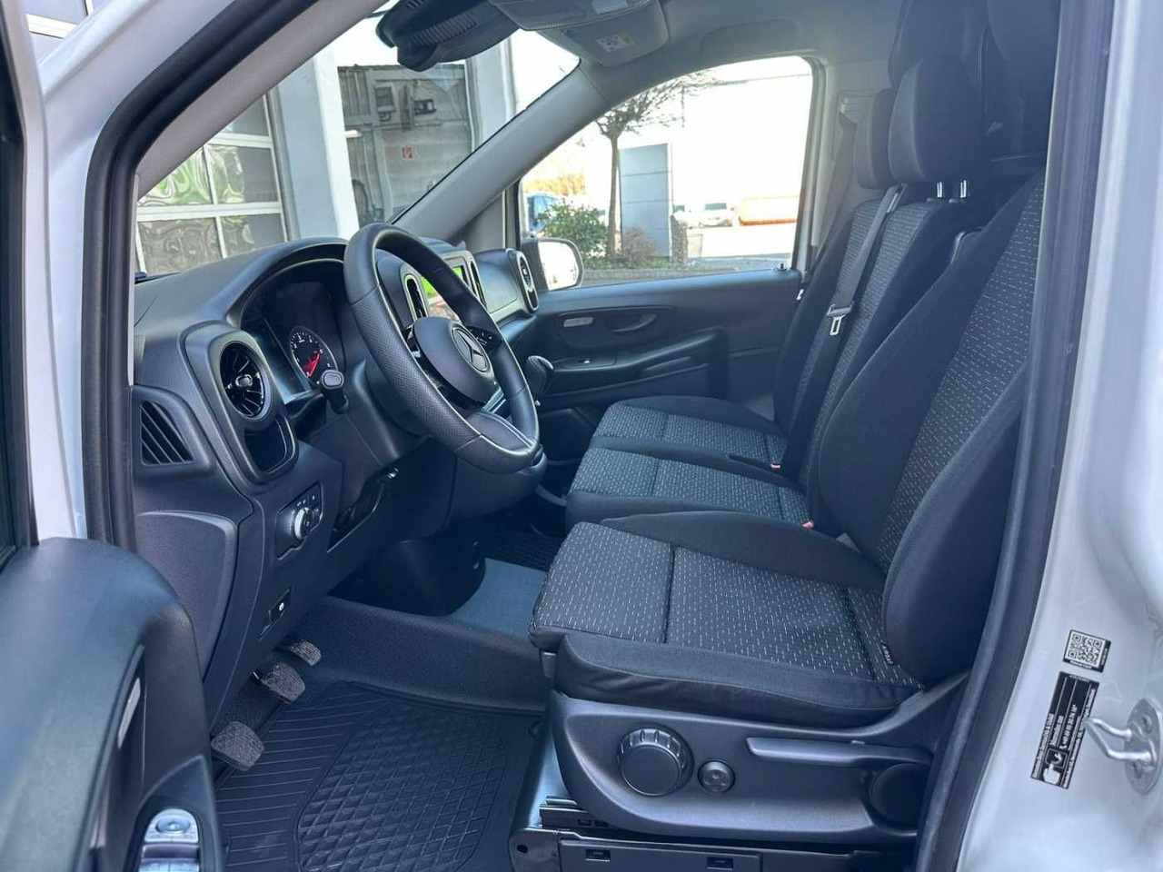 Väike kaubik Mercedes-Benz Vito 116 CDI neues Modell Klima Kamera MBUX: pilt 9