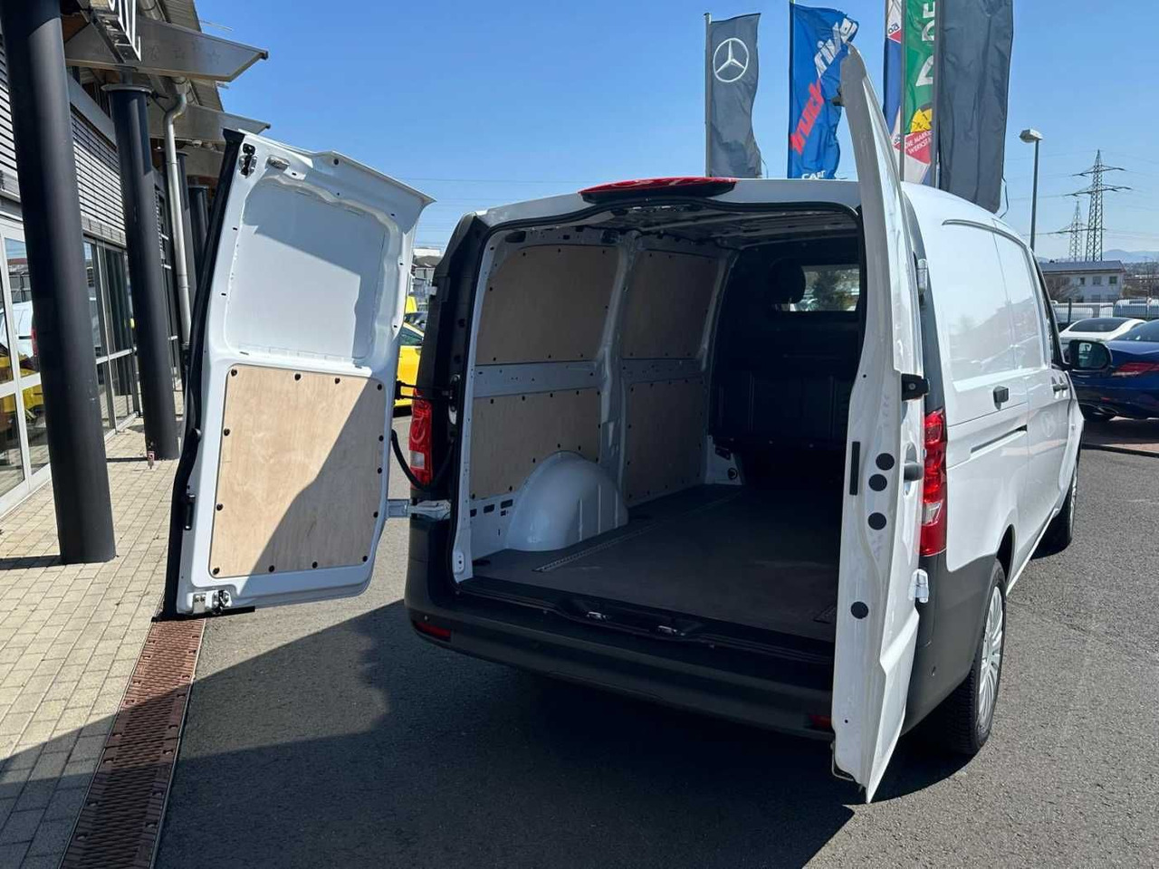 Väike kaubik Mercedes-Benz Vito 116 CDI neues Modell Klima Kamera MBUX: pilt 6