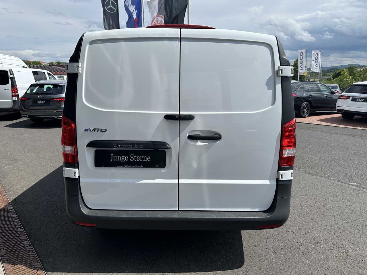 Mercedes-Benz eVito 112 Klima Kamera Navi SHZ Tempomat - Väike kaubik, Elektrikaubik: pilt 5 Mercedes-Benz eVito 112 Klima Kamera Navi SHZ Tempomat - Väike kaubik, Elektrikaubik: pilt 5