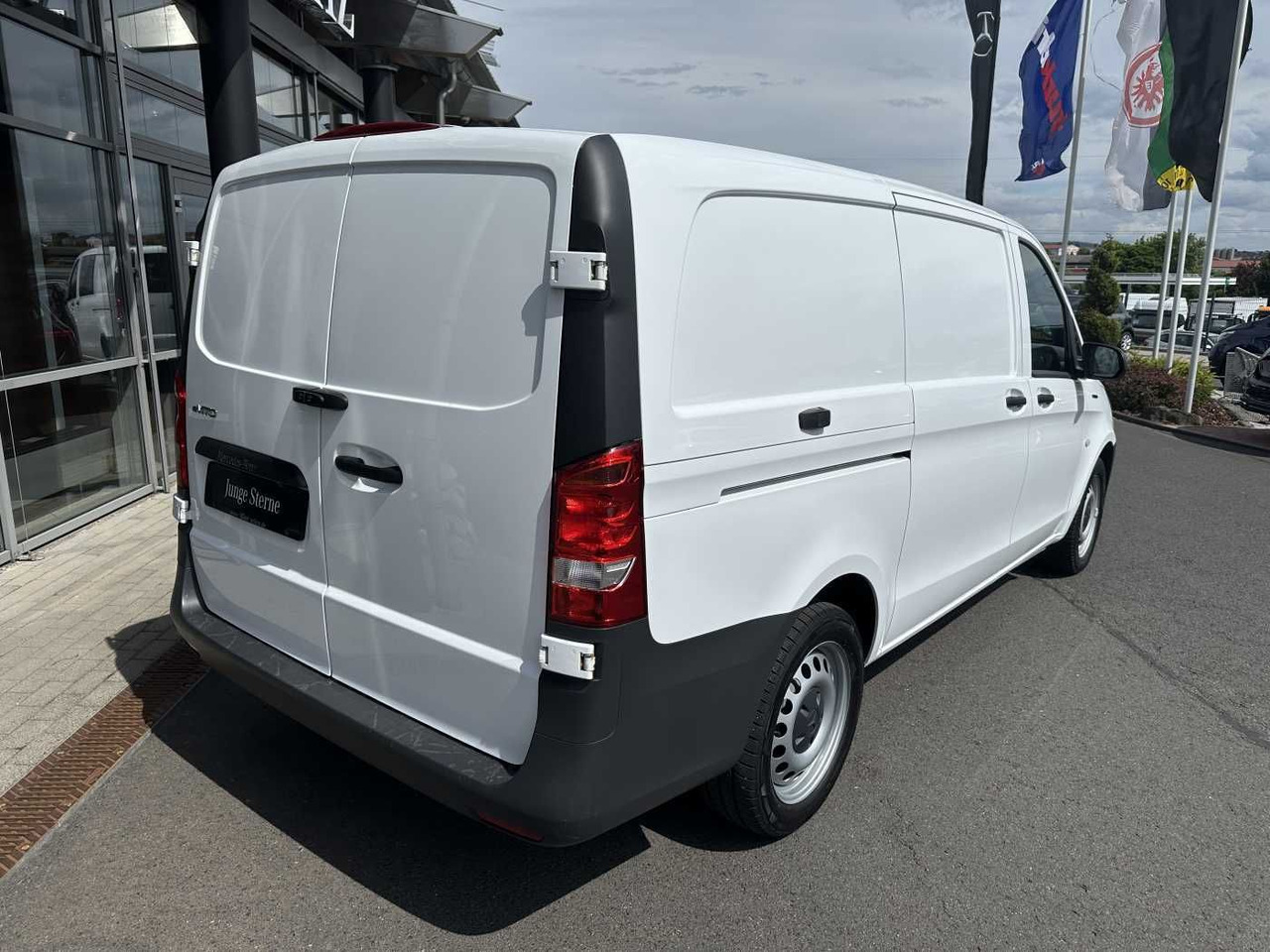 Mercedes-Benz eVito 112 Klima Kamera Navi SHZ Tempomat - Väike kaubik, Elektrikaubik: pilt 4 Mercedes-Benz eVito 112 Klima Kamera Navi SHZ Tempomat - Väike kaubik, Elektrikaubik: pilt 4