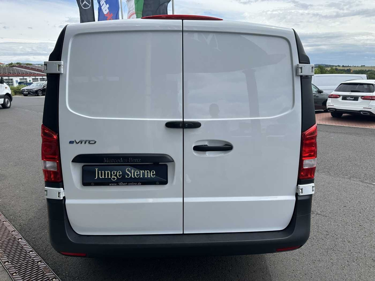 Mercedes-Benz eVito 112 Klima Kamera Navi SHZ Tempomat - Väike kaubik, Elektrikaubik: pilt 5 Mercedes-Benz eVito 112 Klima Kamera Navi SHZ Tempomat - Väike kaubik, Elektrikaubik: pilt 5