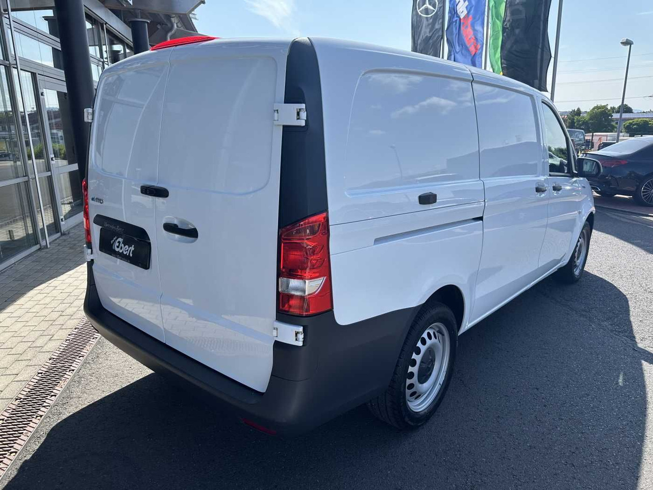 Mercedes-Benz eVito 112 Klima Kamera Navi SHZ Tempomat - Väike kaubik, Elektrikaubik: pilt 4 Mercedes-Benz eVito 112 Klima Kamera Navi SHZ Tempomat - Väike kaubik, Elektrikaubik: pilt 4