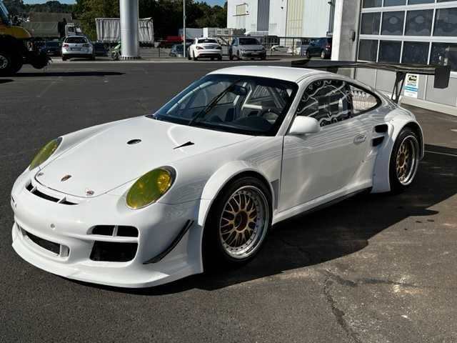 Porsche 997 GT2 RSR Rennwagen - Auto: pilt 4 Porsche 997 GT2 RSR Rennwagen - Auto: pilt 4