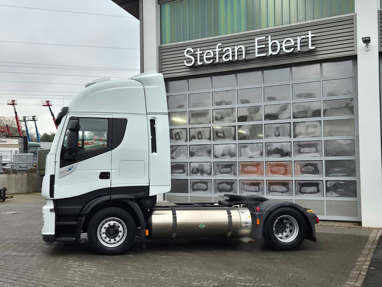 Iveco Stralis 460NP LNG Intarder 3 Stück - Sadulveok: pilt 4 Iveco Stralis 460NP LNG Intarder 3 Stück - Sadulveok: pilt 4
