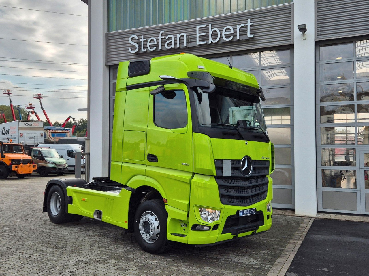 Mercedes-Benz Actros 1851 LS Öl-Retarder Standklima Mirror Big - Sadulveok: pilt 4 Mercedes-Benz Actros 1851 LS Öl-Retarder Standklima Mirror Big - Sadulveok: pilt 4