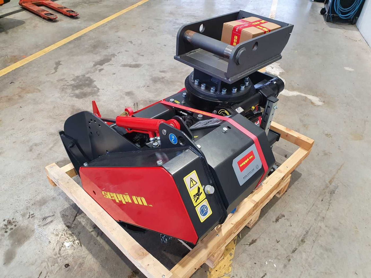 Seppi MINI-BMS 105 Forstmulcher Drehmotor MS08 - Võsafrees: pilt 5 Seppi MINI-BMS 105 Forstmulcher Drehmotor MS08 - Võsafrees: pilt 5