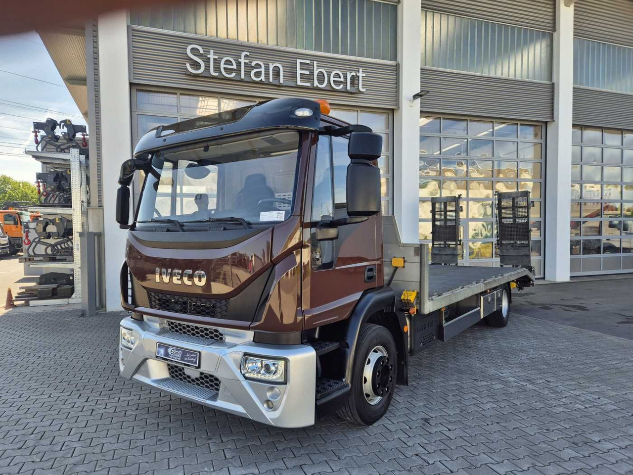 Iveco Eurocargo ML140E25/P Maschinentransporter Winde - Veoauto: pilt 1 Iveco Eurocargo ML140E25/P Maschinentransporter Winde - Veoauto: pilt 1