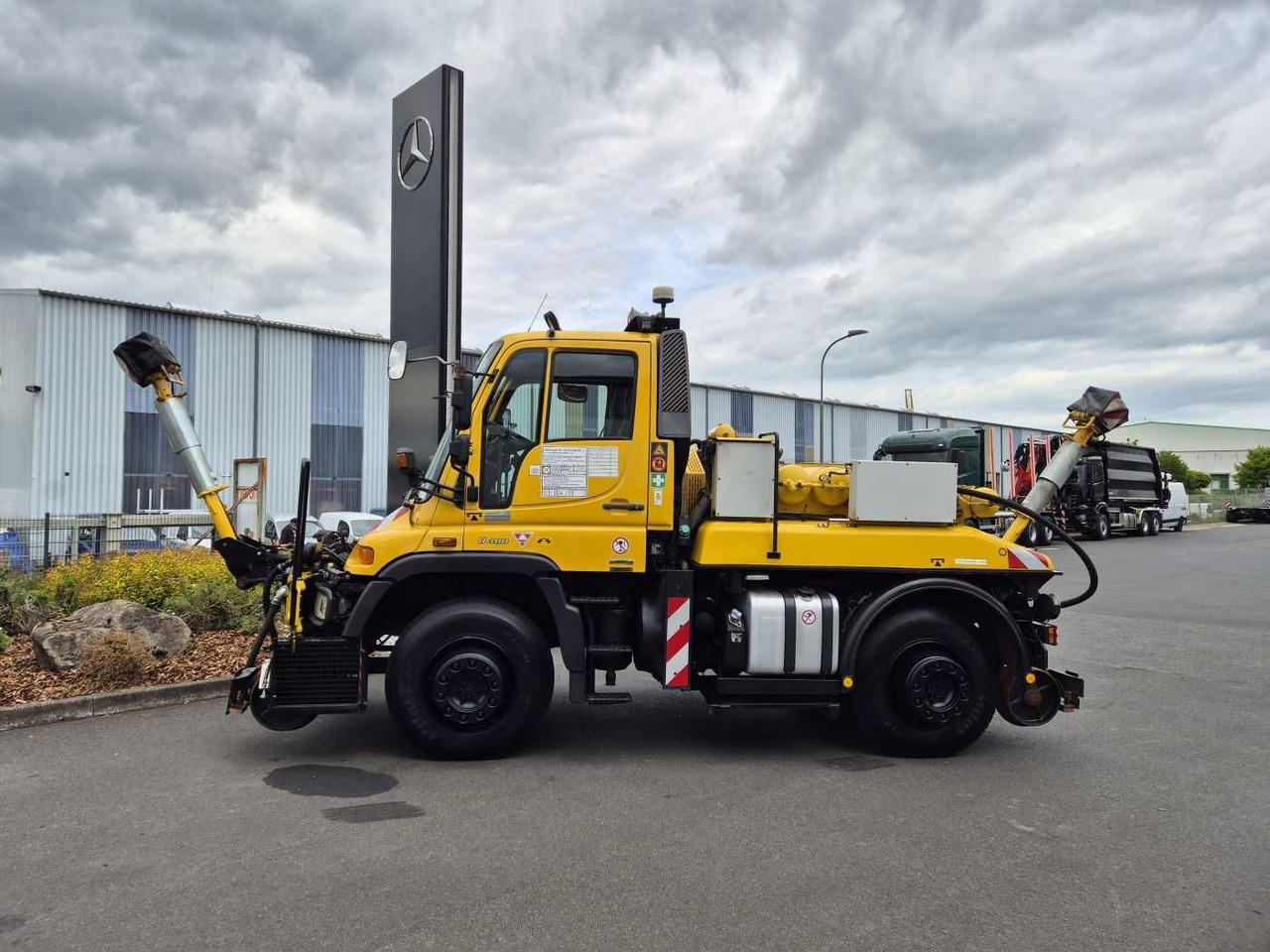 Mercedes-Benz Unimog U400 4x4 Zweiwege ZAGRO 800t/52 Achsen - Veoauto: pilt 4 Mercedes-Benz Unimog U400 4x4 Zweiwege ZAGRO 800t/52 Achsen - Veoauto: pilt 4