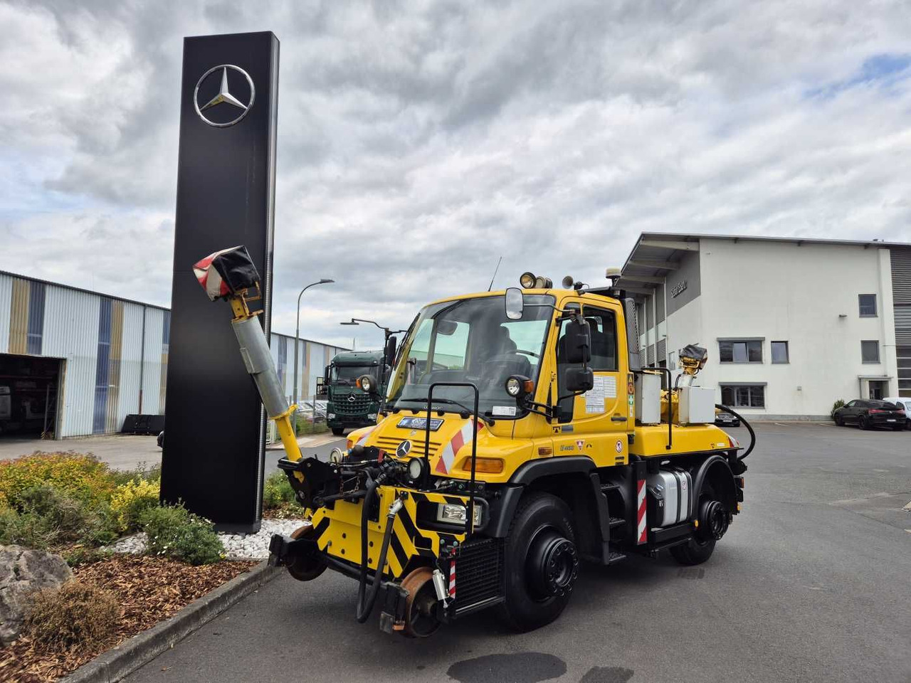 Mercedes-Benz Unimog U400 4x4 Zweiwege ZAGRO 800t/52 Achsen - Veoauto: pilt 1 Mercedes-Benz Unimog U400 4x4 Zweiwege ZAGRO 800t/52 Achsen - Veoauto: pilt 1