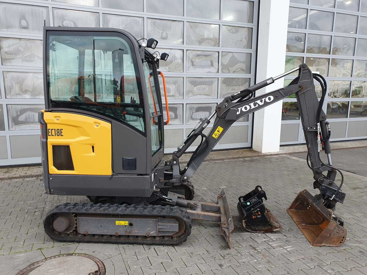 Volvo EC18E / nur 415h! / MS01 / 2021 / inkl 2x Löffel - Miniekskavaator: pilt 2 Volvo EC18E / nur 415h! / MS01 / 2021 / inkl 2x Löffel - Miniekskavaator: pilt 2