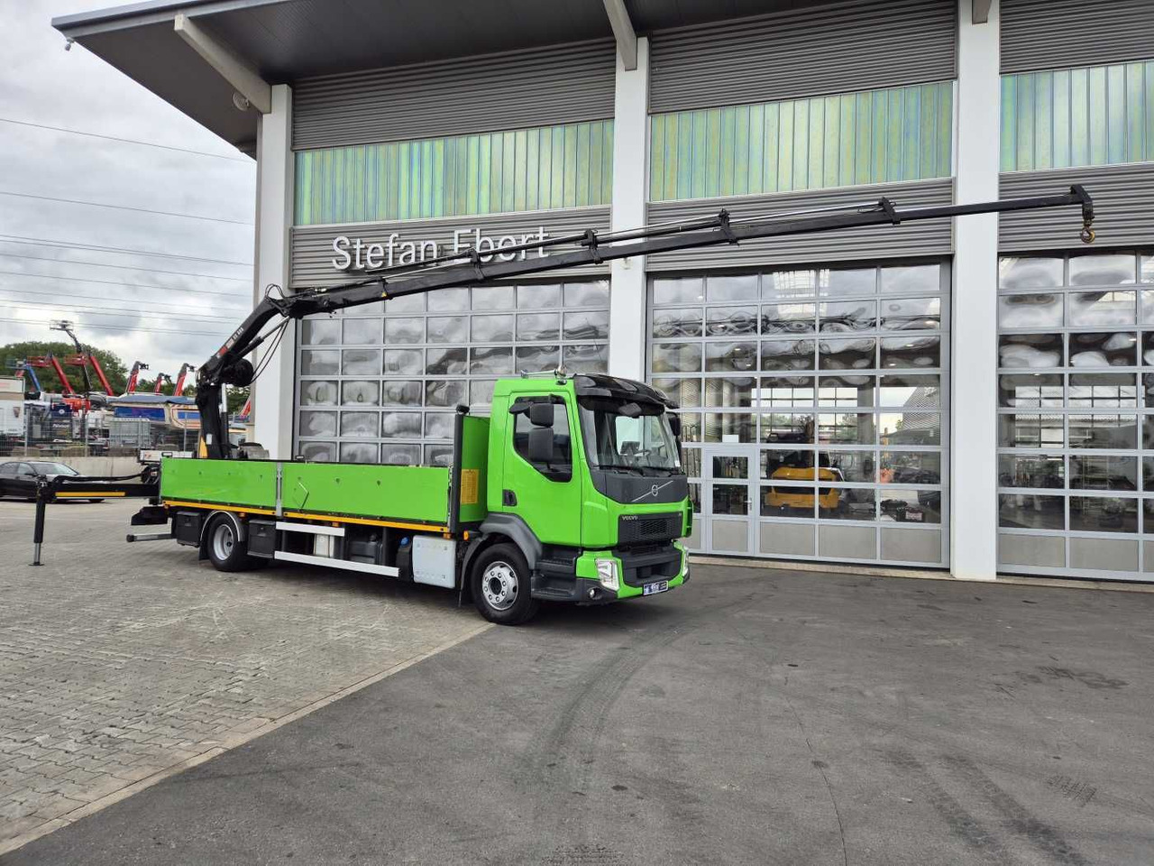 Volvo FL 42 R Kran Hiab XS 088 Funk bis 14 m! Kamera - Kraanaga veoauto: pilt 1 Volvo FL 42 R Kran Hiab XS 088 Funk bis 14 m! Kamera - Kraanaga veoauto: pilt 1