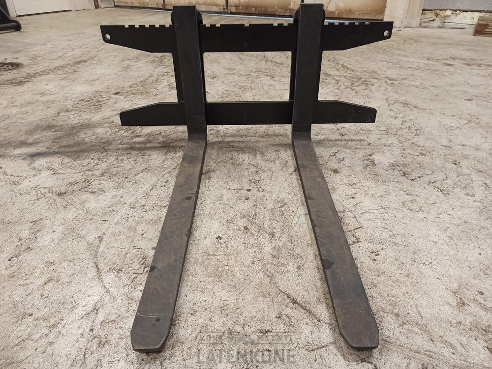 Laten Trukkipiikit 1600kg 1100mm/1000mm 2A Avant - Kahvlid - Ehitusmasinad: pilt 2 Laten Trukkipiikit 1600kg 1100mm/1000mm 2A Avant - Kahvlid - Ehitusmasinad: pilt 2