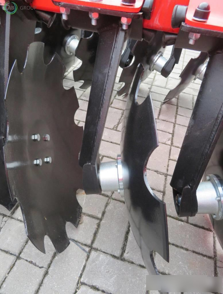 Awemak hydraulic folding disc harrow Ozyrys BTH40, 4 m - Ketasäke: pilt 5 Awemak hydraulic folding disc harrow Ozyrys BTH40, 4 m - Ketasäke: pilt 5