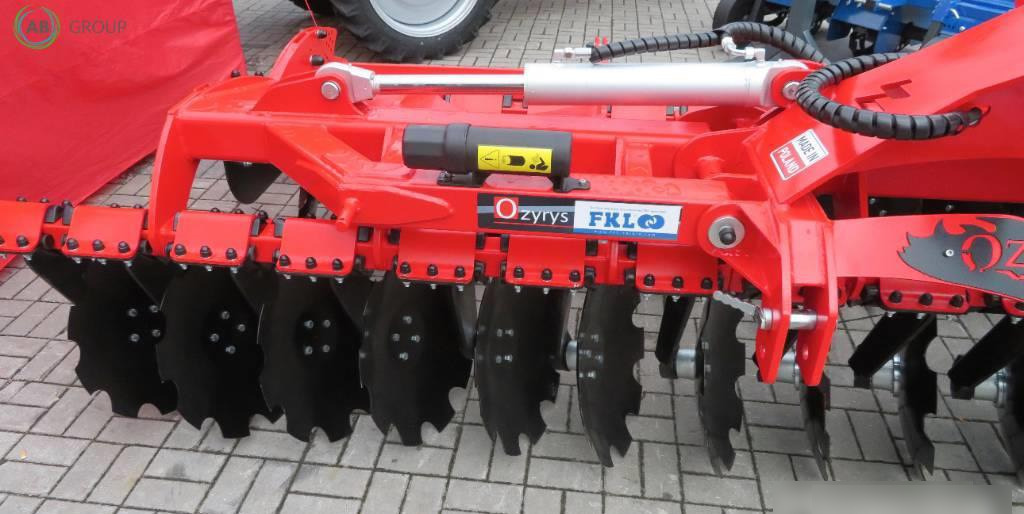 Awemak hydraulic folding disc harrow Ozyrys BTH40, 4 m - Ketasäke: pilt 2 Awemak hydraulic folding disc harrow Ozyrys BTH40, 4 m - Ketasäke: pilt 2