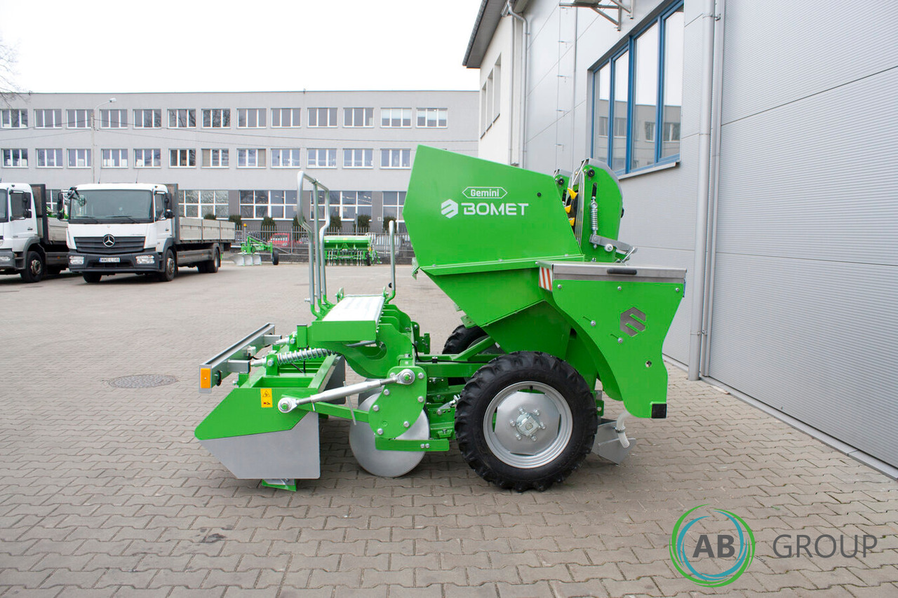 Bomet Gemini S339/1 two-row potato planter (inter-row width: 75 - 90 cm) - Kartulipanija: pilt 2 Bomet Gemini S339/1 two-row potato planter (inter-row width: 75 - 90 cm) - Kartulipanija: pilt 2