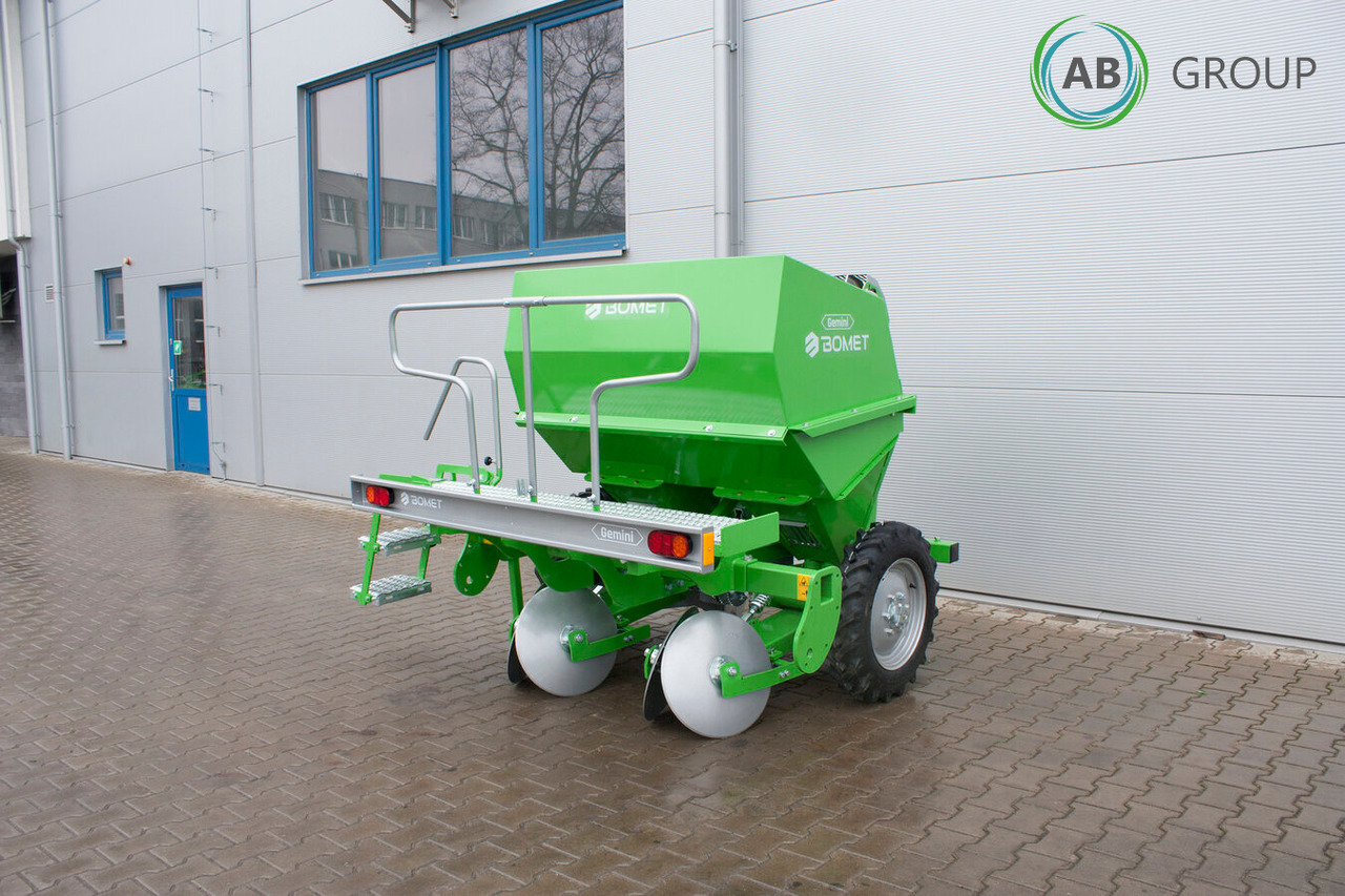 Bomet Gemini S339 two-row potato planter (inter-row width: 67.5 - 80 cm) - Kartulipanija: pilt 4 Bomet Gemini S339 two-row potato planter (inter-row width: 67.5 - 80 cm) - Kartulipanija: pilt 4