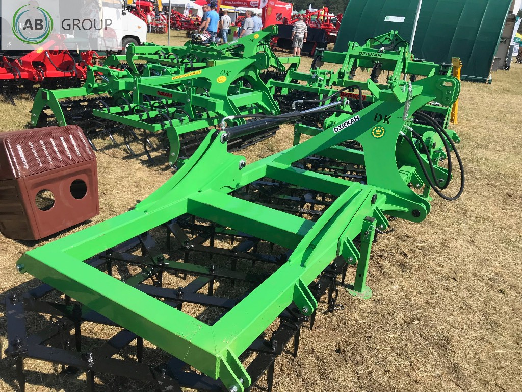 Dziekan hydraulic folding meadow harrow WUKA 5m 5C20H - Kettäke: pilt 4 Dziekan hydraulic folding meadow harrow WUKA 5m 5C20H - Kettäke: pilt 4